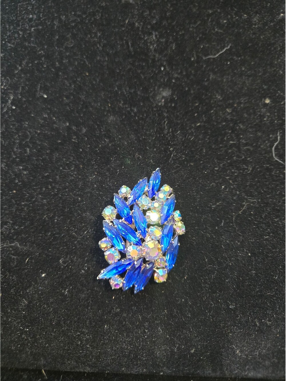 Brooch / Blue Aurora Borealis Rhinestone Floral Cluster Pin Vintage